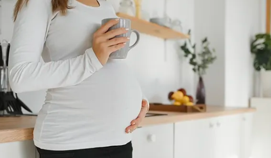 10 SURPRISING WAYS PREGNANCY CHANGES YOUR SKIN!